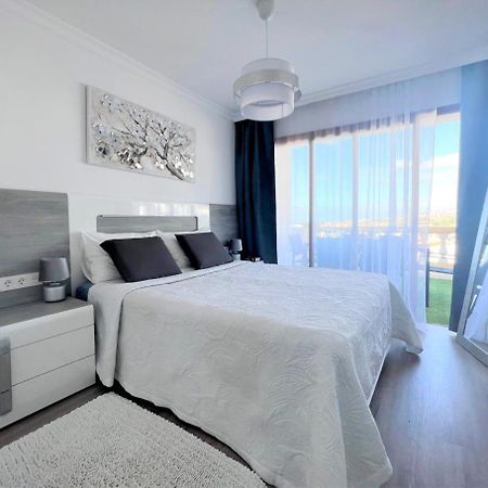 Paulmarie Family Apartment Ocean&Mountain View Адехе Екстериор снимка