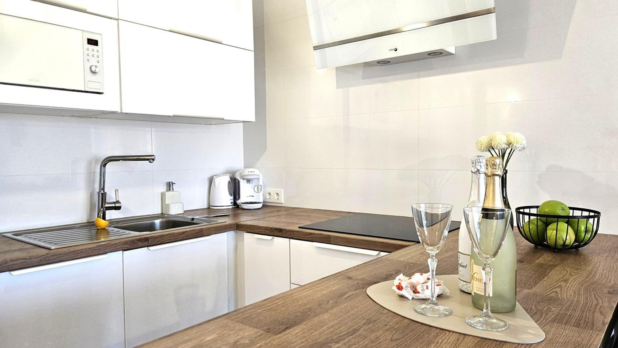 Paulmarie Family Apartment Ocean&Mountain View Адехе Екстериор снимка