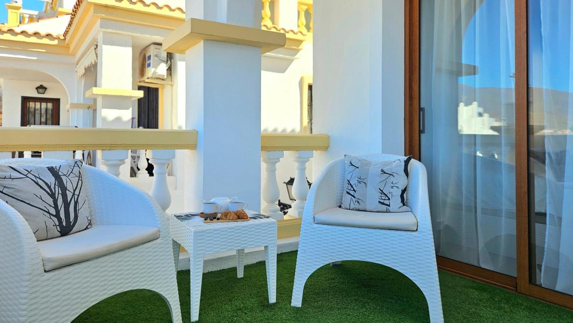 Paulmarie Family Apartment Ocean&Mountain View Адехе Екстериор снимка