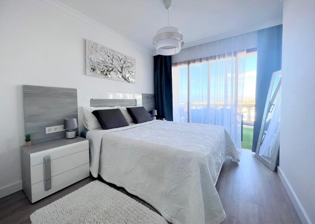 Paulmarie Family Apartment Ocean&Mountain View Адехе Екстериор снимка